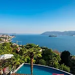 فيلة Luxury Maggiore